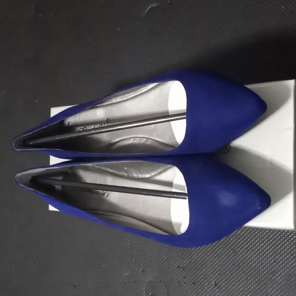 Breckelles Shoes - Breckelle's Royal Blue suede pointed suedes size 7